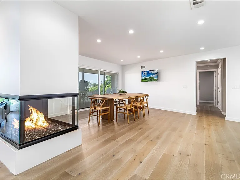 3546 Berry Dr — Photo 9