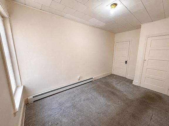 3rd image of 627 Kohn St