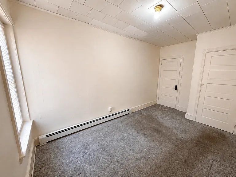 627 Kohn St — Photo 3