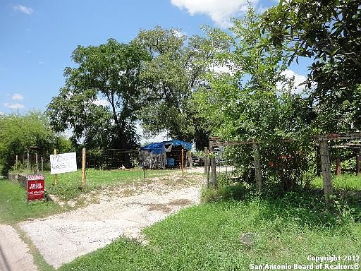 2nd image of 2619 S Guadalupe St