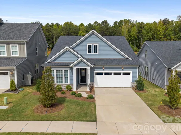 5208 Glenwalk Dr, Charlotte, NC 28269