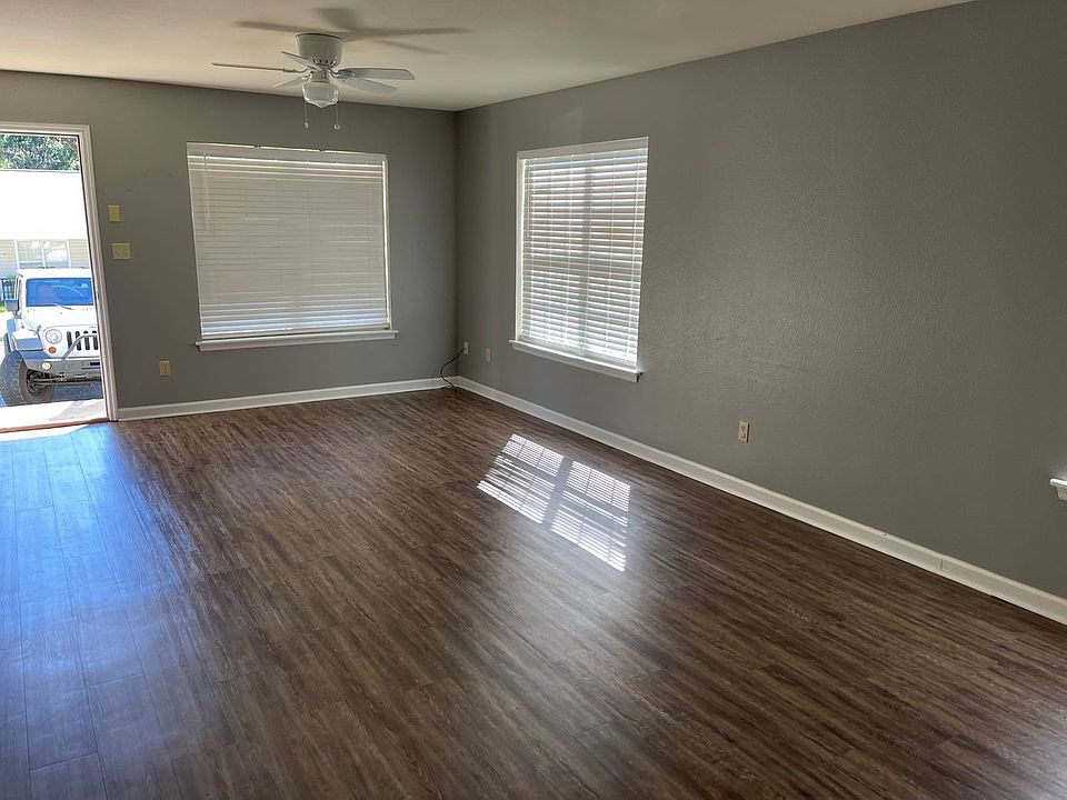 1st image of 2719 W Tharpe St APT 8