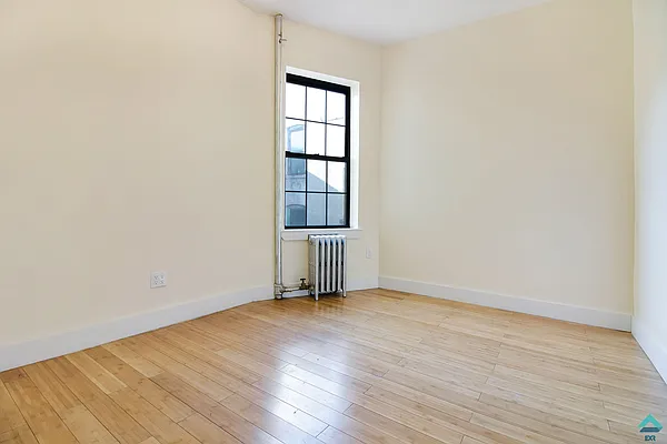 Rented by EXR | media 18