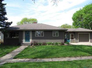 915 N Spring St, Luverne, MN 56156