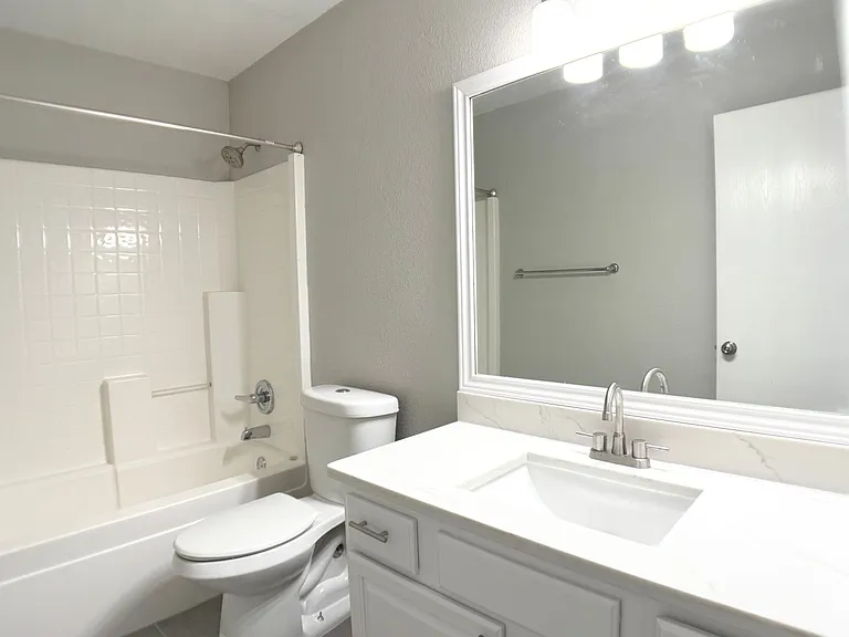 3913 Periwinkle Dr — Photo 7