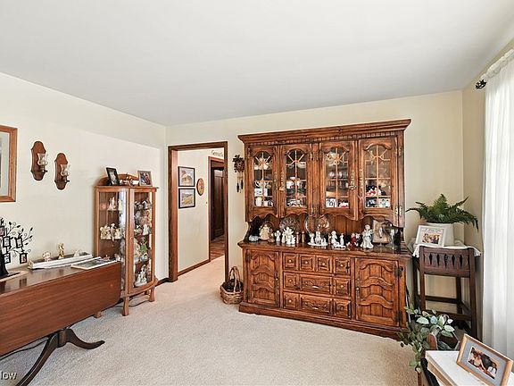 5th image of 425 Mather Hill Dr
