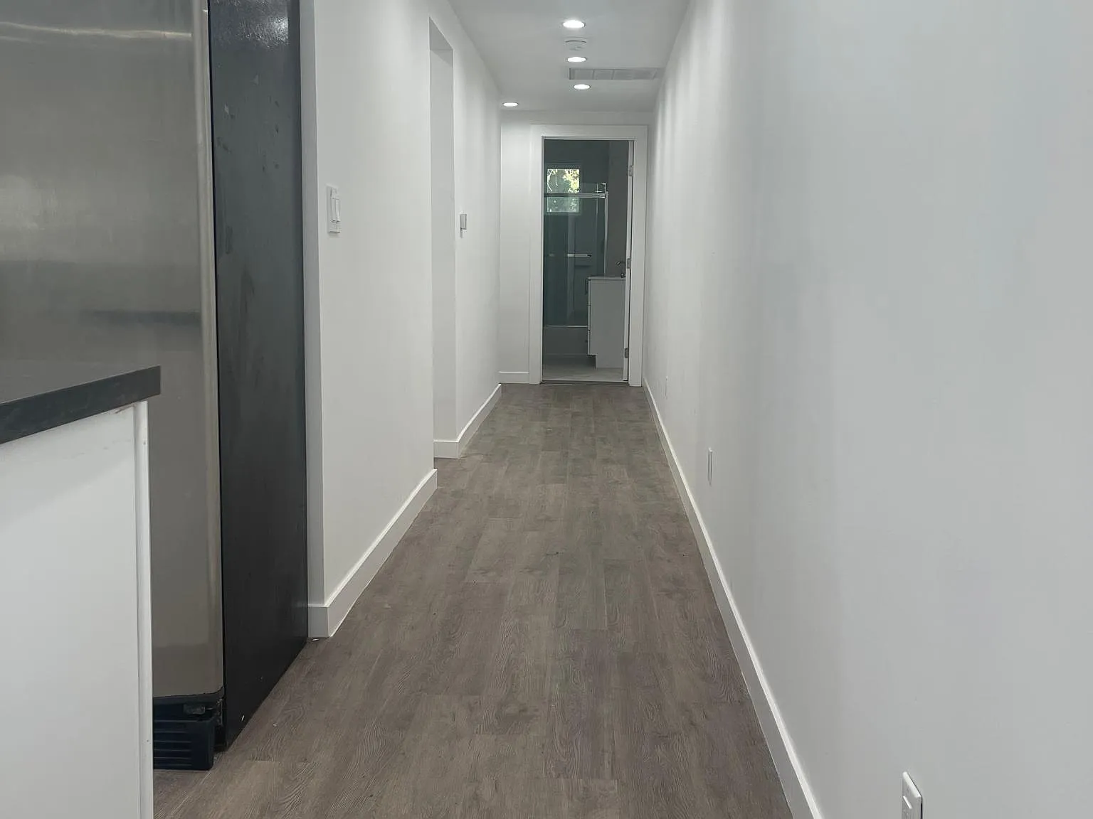 1142 S La Peer Dr — Photo 4