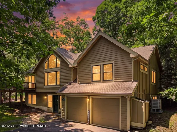 460 Spruce Dr, Tannersville, PA 18372