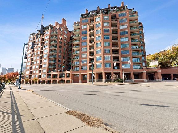 4th image of 900 Adams Xing Suite 5400