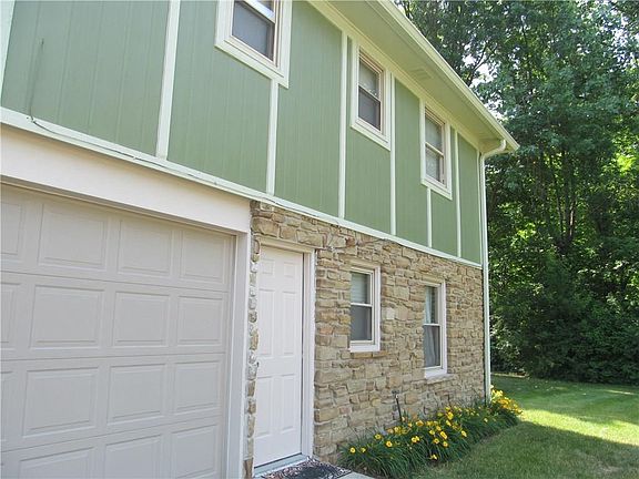 2nd image of 561 Fairway Dr