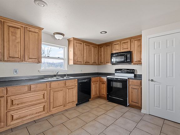 5th image of 310 S 3rd St