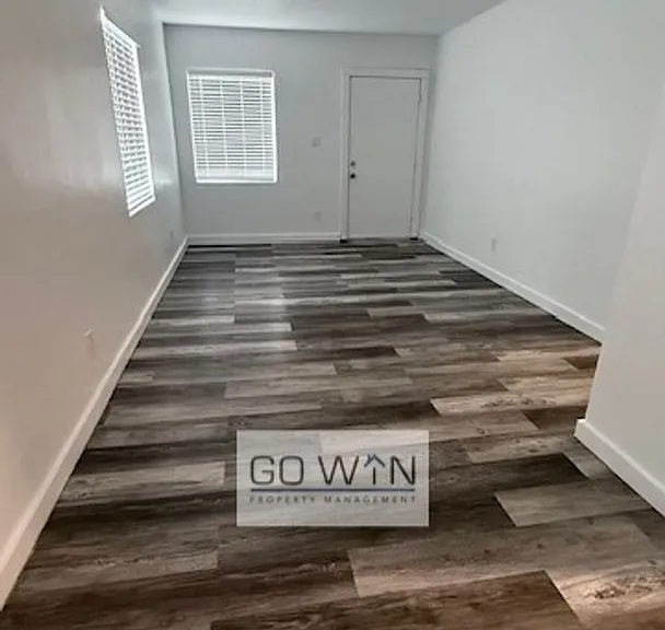 2310 E Roosevelt St — Photo 2