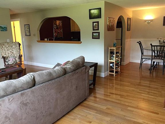 4th image of 9 Tara Dr Unit 7