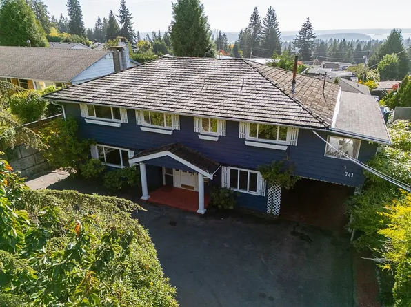 741 Montroyal Blvd, North Vancouver, BC V7R 2G4