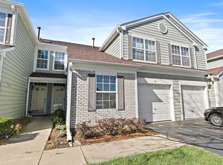 8 Taft Ct #A, Streamwood, IL 60107