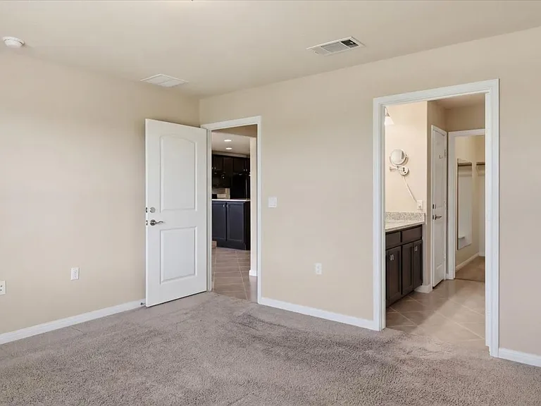 816 Hamilton Ln — Photo 18