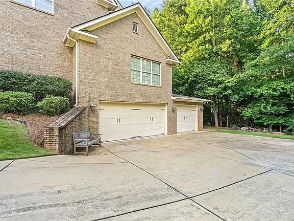 3rd image of 1735 Candler Way