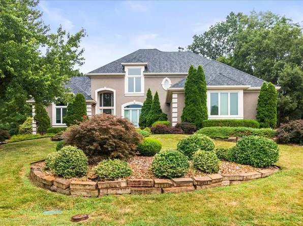 713 NE Dick Howser Ct, Lees Summit, MO 64064
