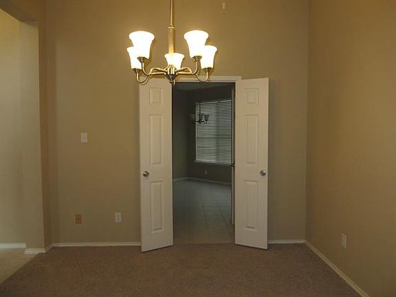 3rd image of 4817 Buckskin Dr