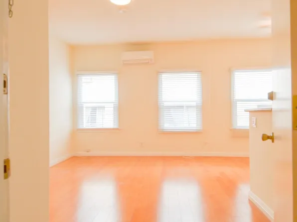 5917 Barton Ave APT 204, Los Angeles, CA 90038