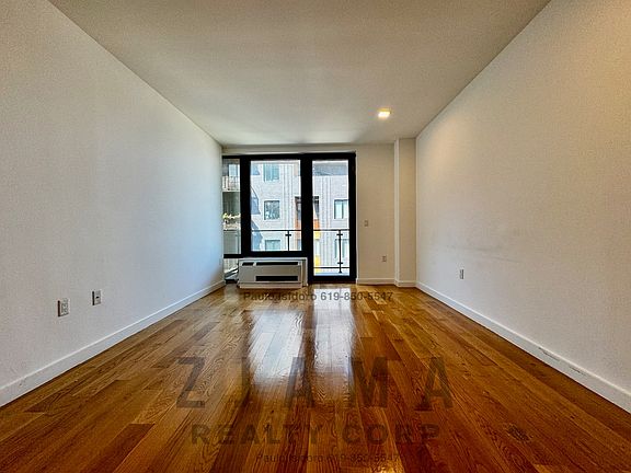 4th image of 25 E 19th St APT 4A
