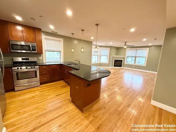 (undisclosed Address), Dorchester, MA 02125