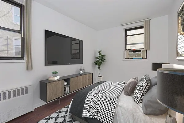 Sold by Remax Real Estate Professionals | media 8