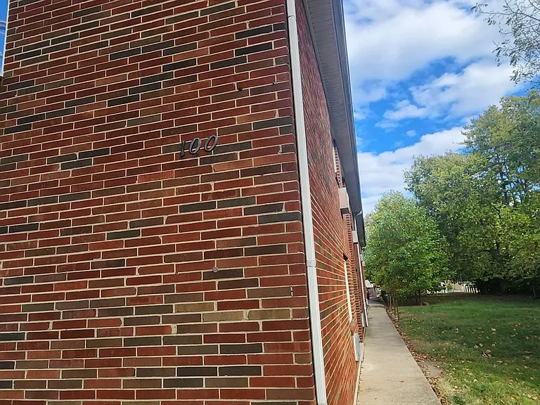 100 N Garfield Ave — Photo 8