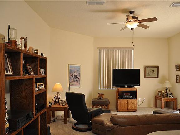 4th image of 500 Eugene Ct SE