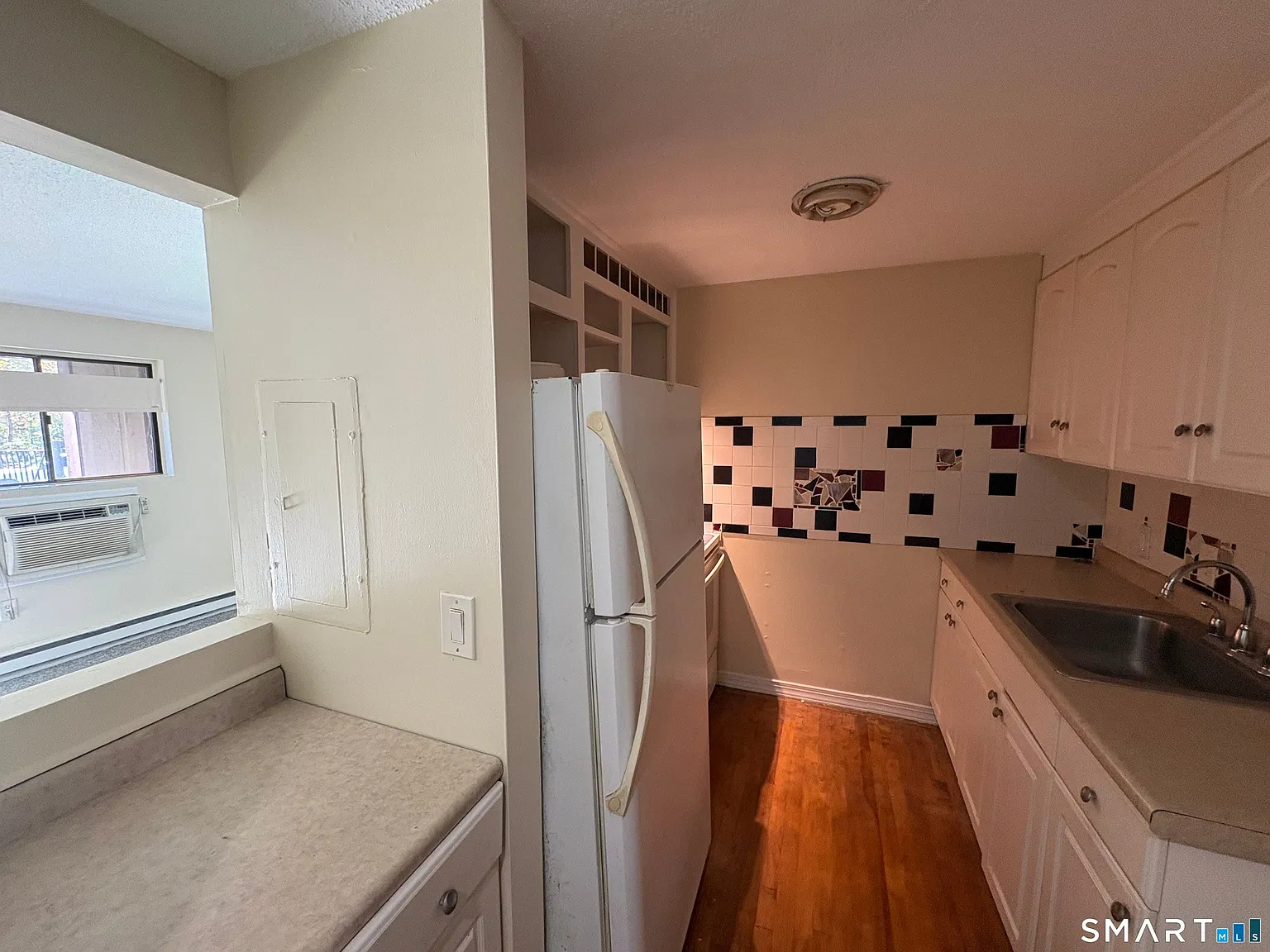1 bed, 1.0 bath, 529 sqft, $1,550 — Photo 3