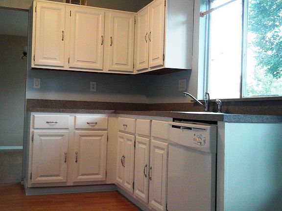 5th image of 859 Winchester Court #B