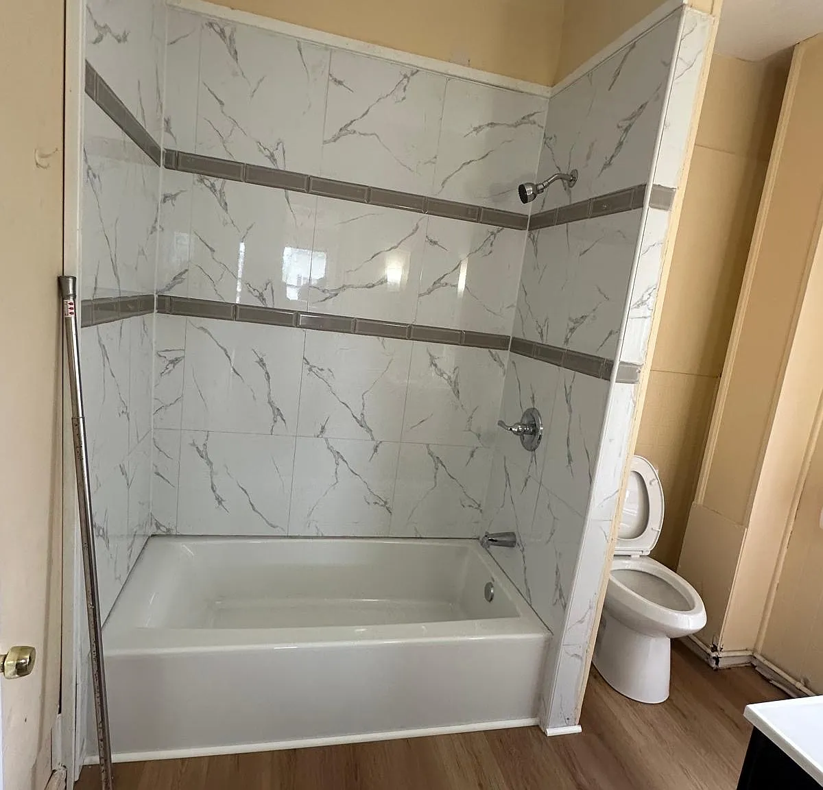 2 bed, 600 sqft, $1,300 — Photo 3