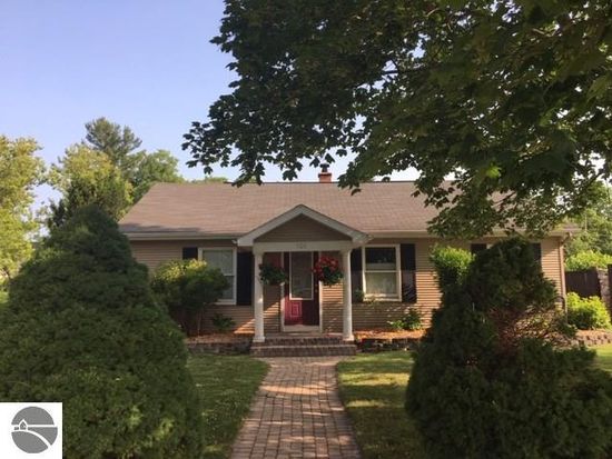 506 Chippewa St Elk Rapids Mi 49629 Zillow