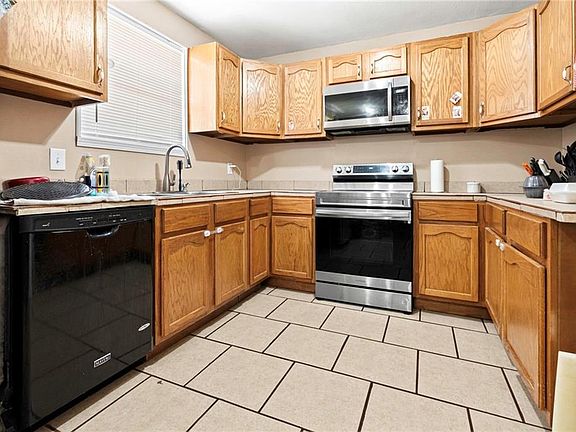 2nd image of 716 Perrin Dr