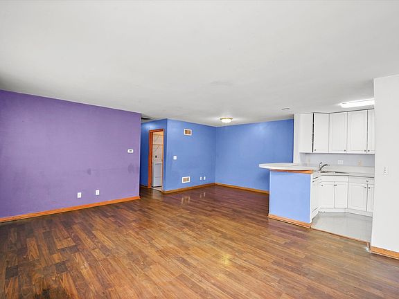 5th image of 1062 Castleshire Dr #1062
