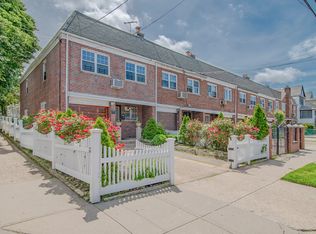 5701 Lawrence St, Flushing, NY 11355
