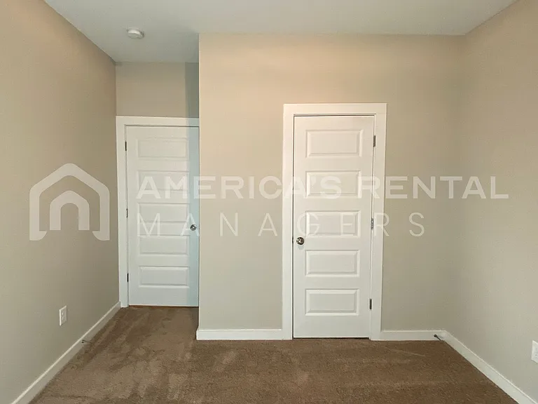 535 Troubadour Ln — Photo 18