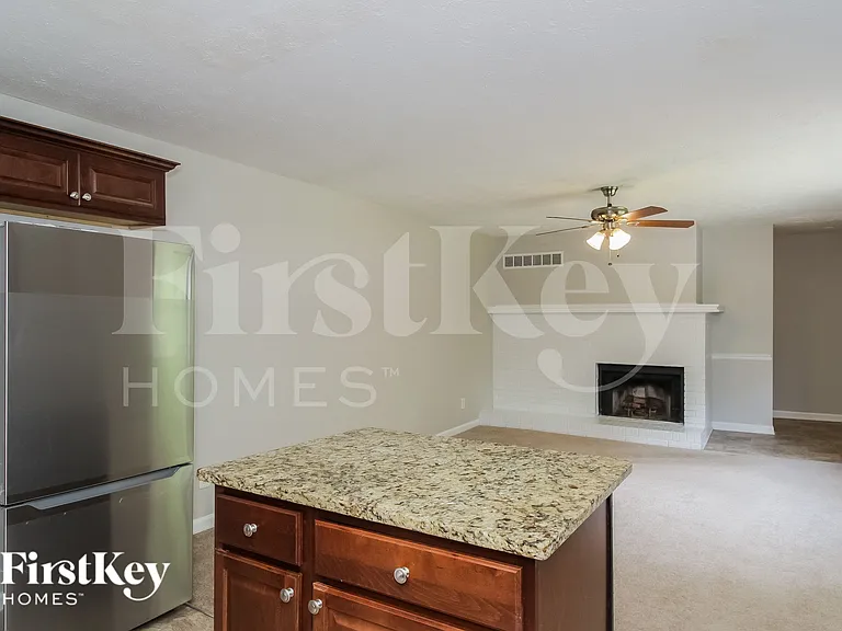585 Kurtz Rd — Photo 6