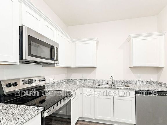 5th image of 1305 Scarlett Maple St