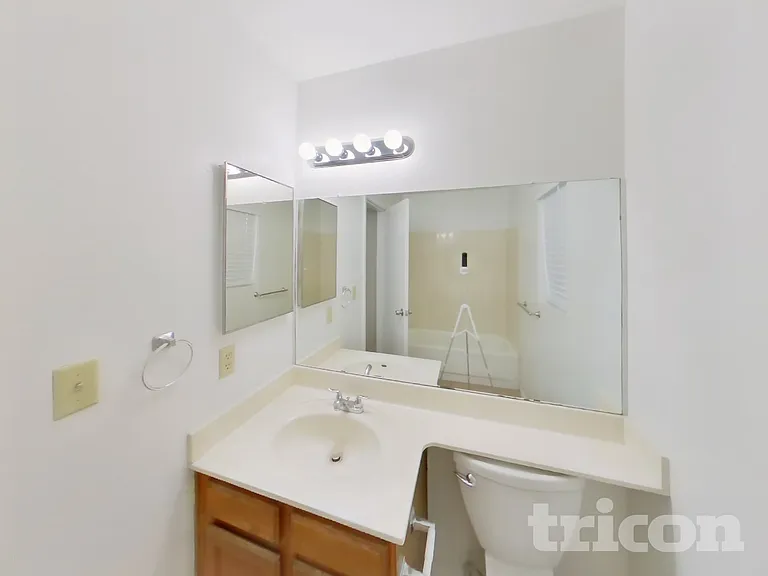 6219 W North Ln — Photo 11