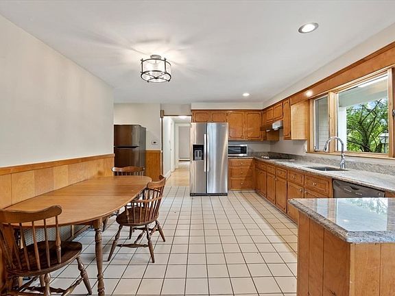 5th image of 91 Bedford St