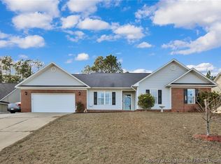 800 Bramblegate Rd, Hope Mills, NC 28348