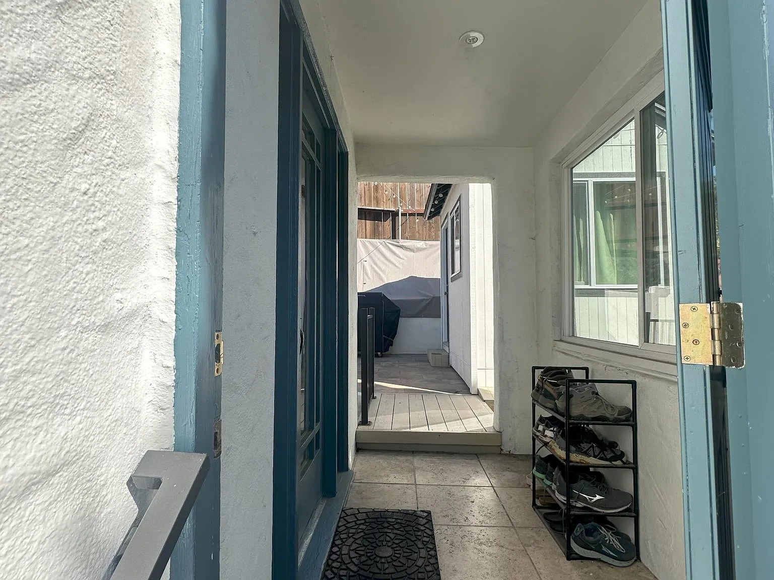 2 bed, 950 sqft, $3,695 — Photo 4