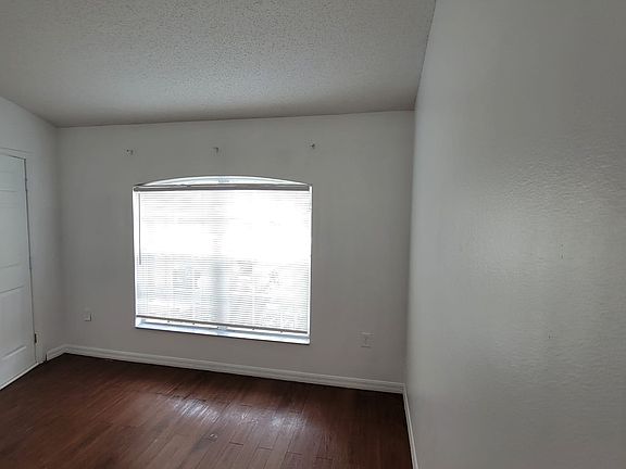 3rd image of 2791 Summerfield St