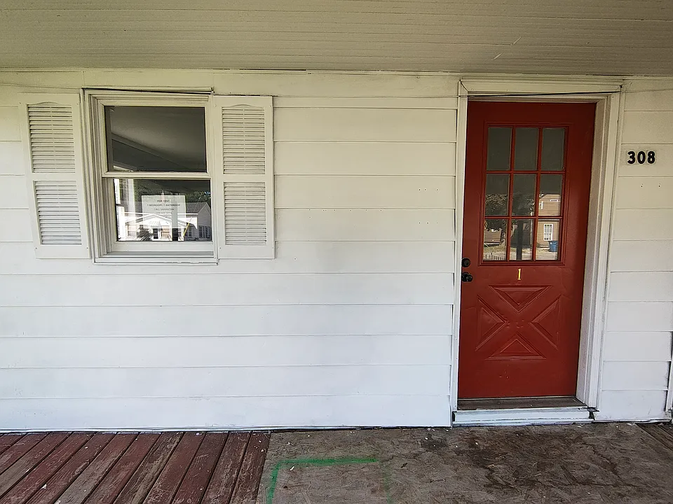 308 E Division St #1
