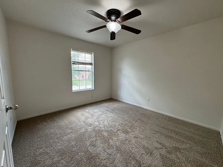 2209 Riley Dr — Photo 32