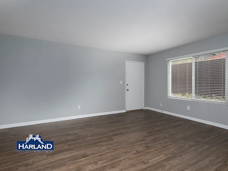 4515 Bancroft St #4 — Photo 10