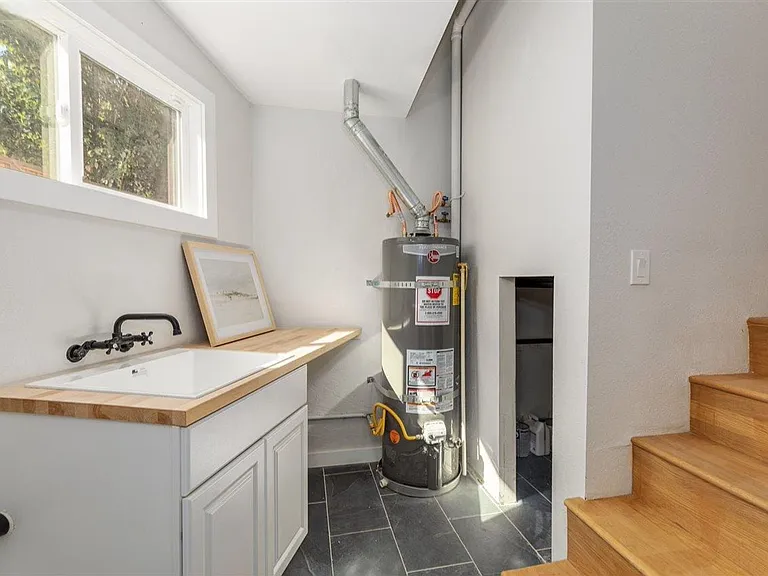 330 Broadmoor Blvd — Photo 17