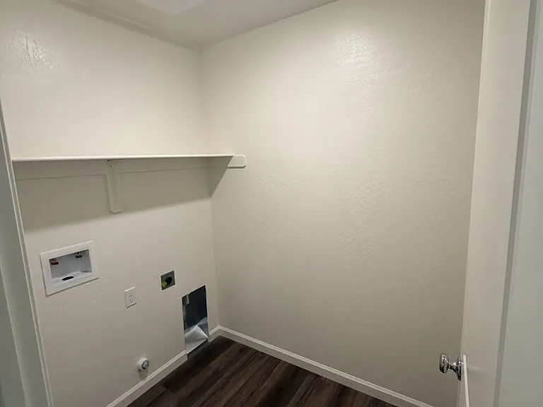 656 Skyler Ln — Photo 16