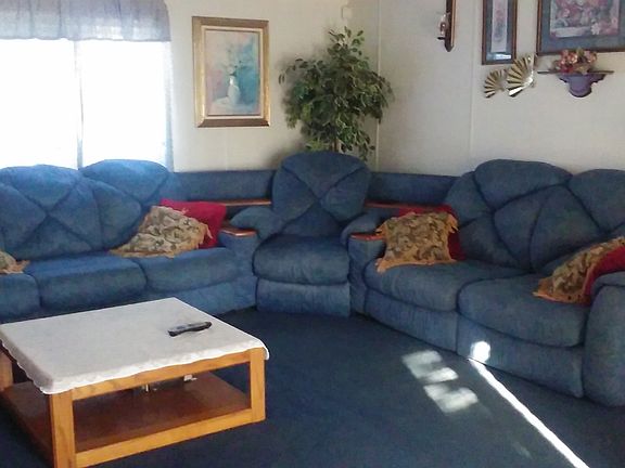 3rd image of 520 Mountain Meadows Dr